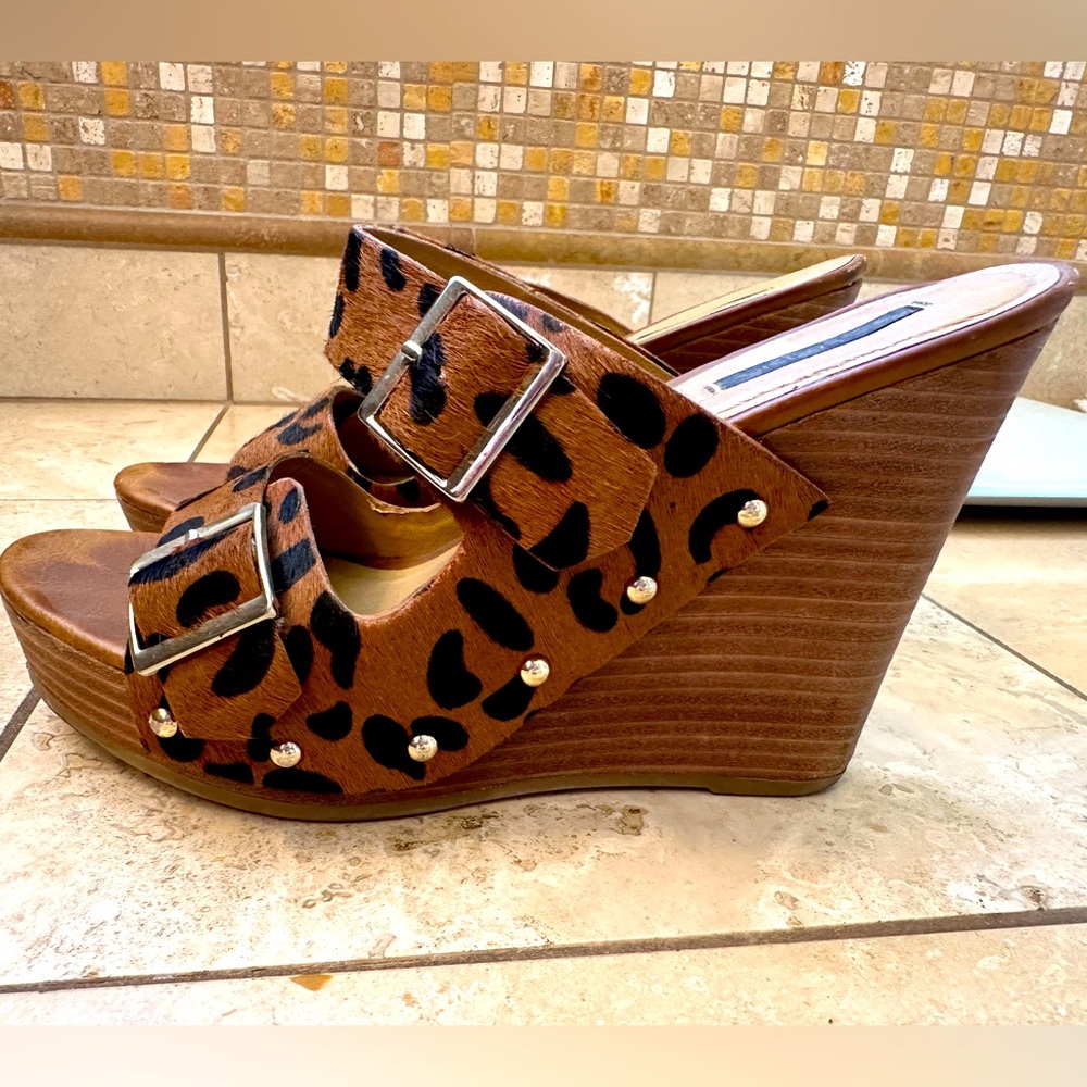 Very loved Kenzie cheetah wedges. Super comfy.